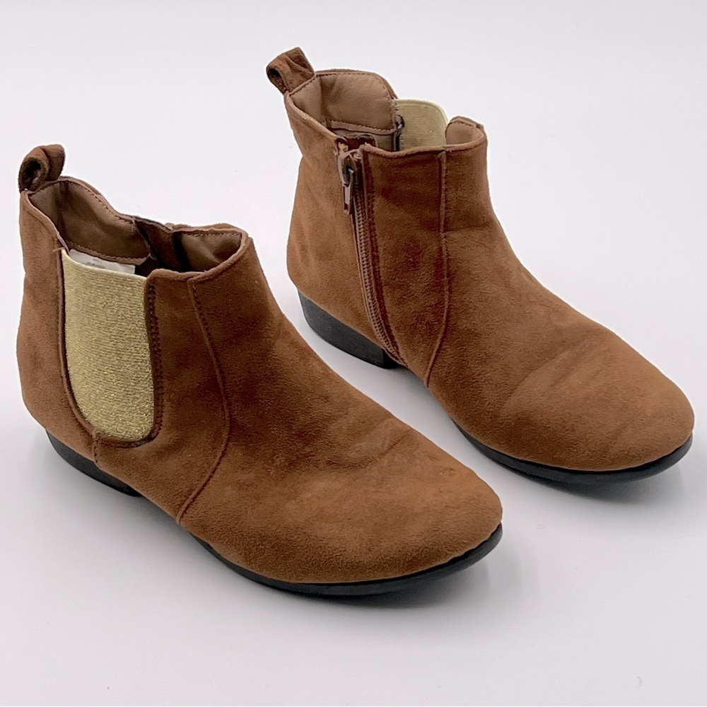 Extremely Me Light Brown Faux Sued Chelsey Boots w/ Side Zip Girls Size 2 - Picture 3 of 10